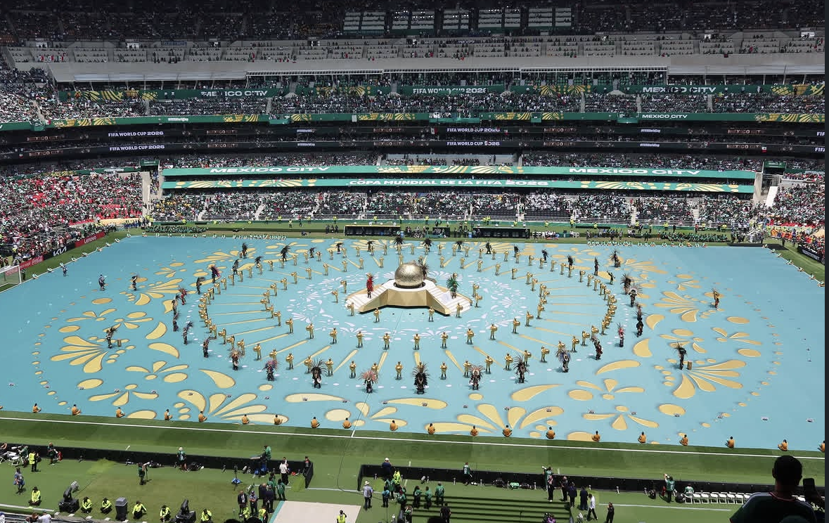 Ciudad de México con presentación artística en el césped