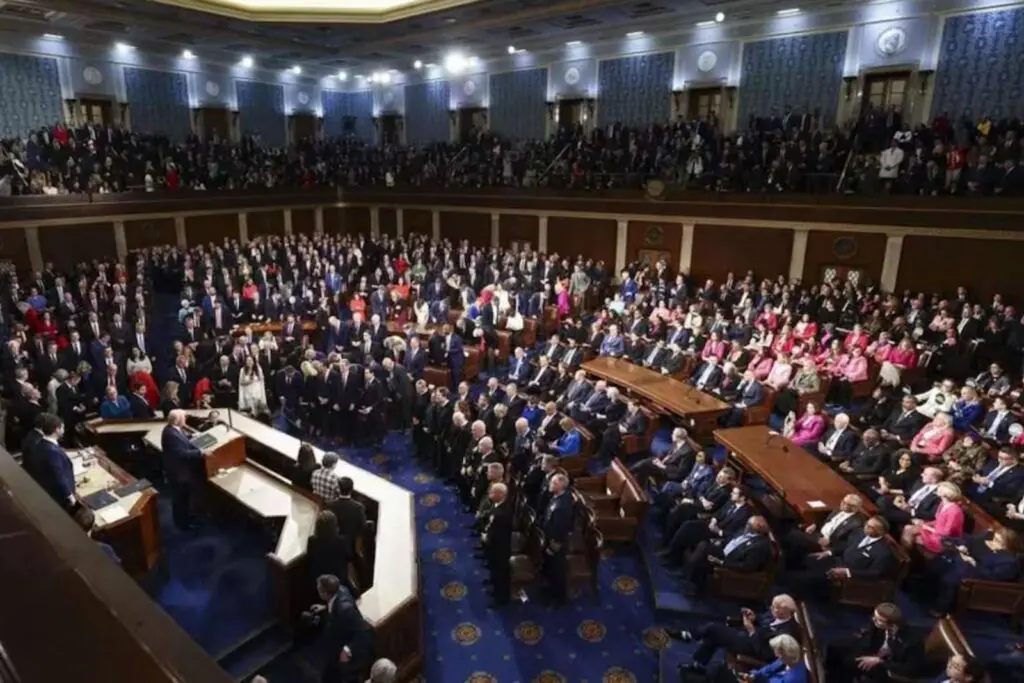 Senado de Estados Unidos aprueba resolución para frenar acciones militares contra Irán
