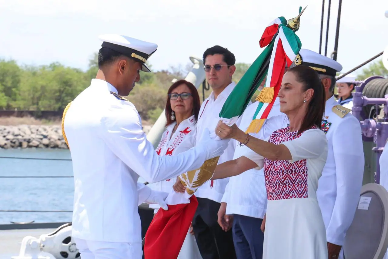 “Son tiempos de definiciones, de defender la soberanía nacional”, afirma Sheinbaum en el Día de la Marina Nacional