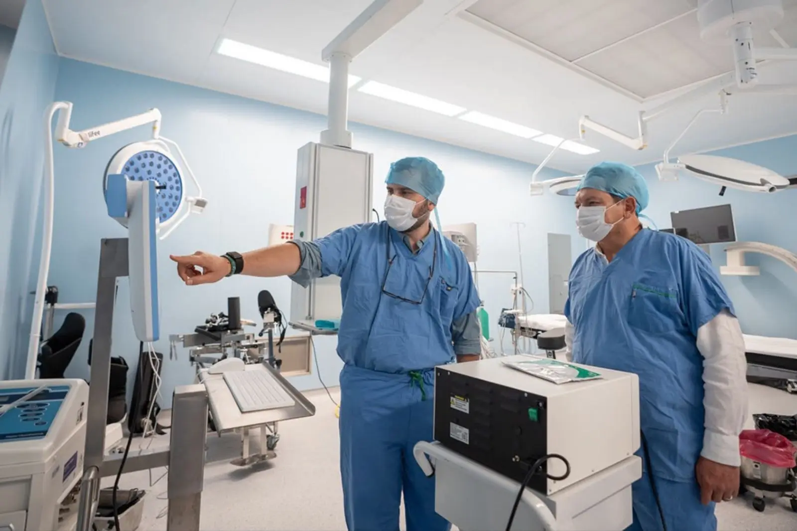 Yucatán marca hito en la medicina tras la primera cirugía robótica del estado