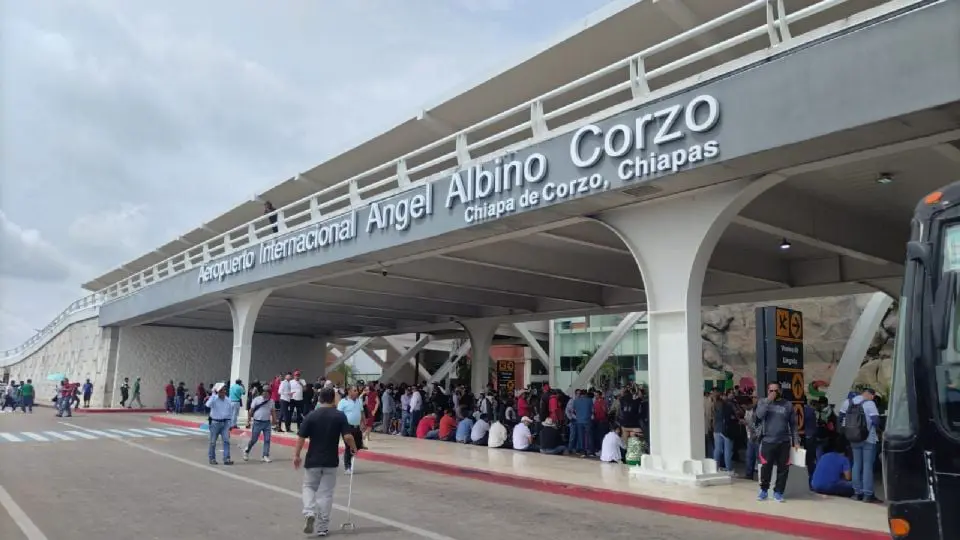 Angel Albino Corzo airport entrance with crowd