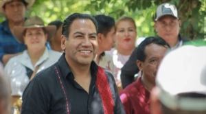 El gobernador Eduardo Ramírez Aguilar supervisó trabajos de restauración de microcuencas, reforestación y conservación ambiental en Tonalá, Chiapas.