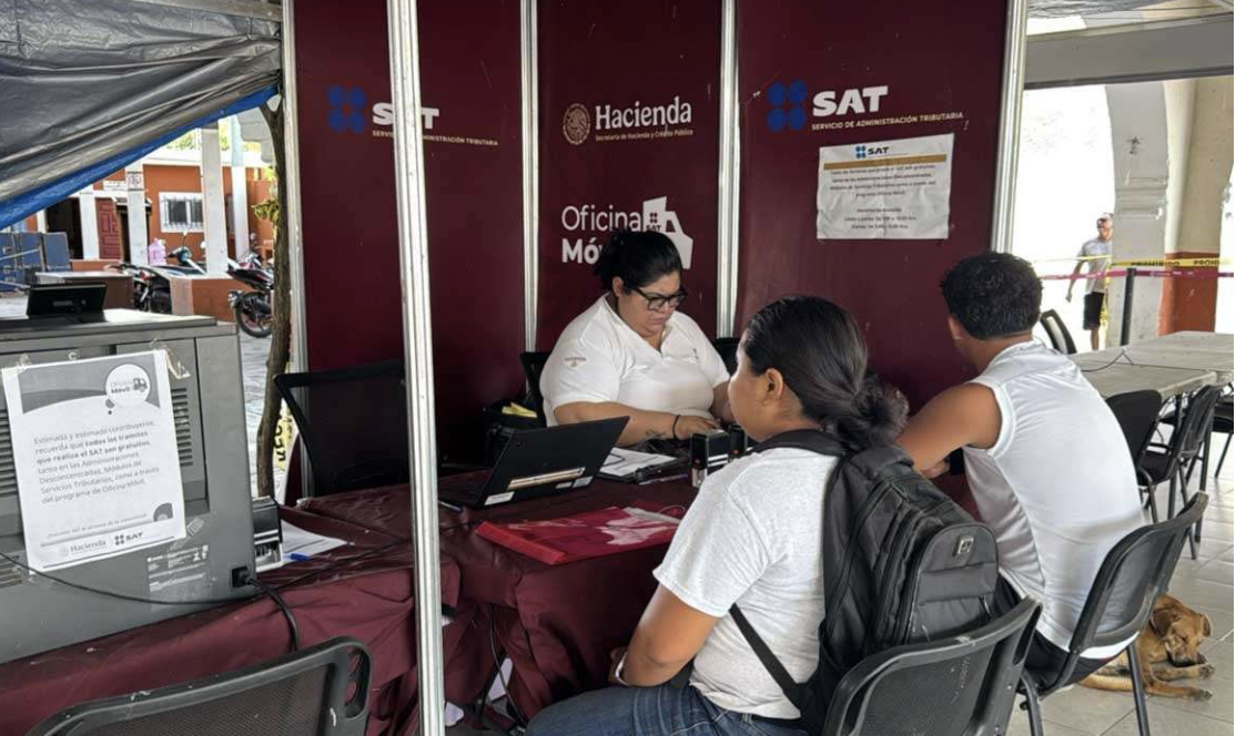 El SAT despliega oficinas móviles en 24 estados para facilitar trámites como RFC y e.firma a personas en comunidades alejadas