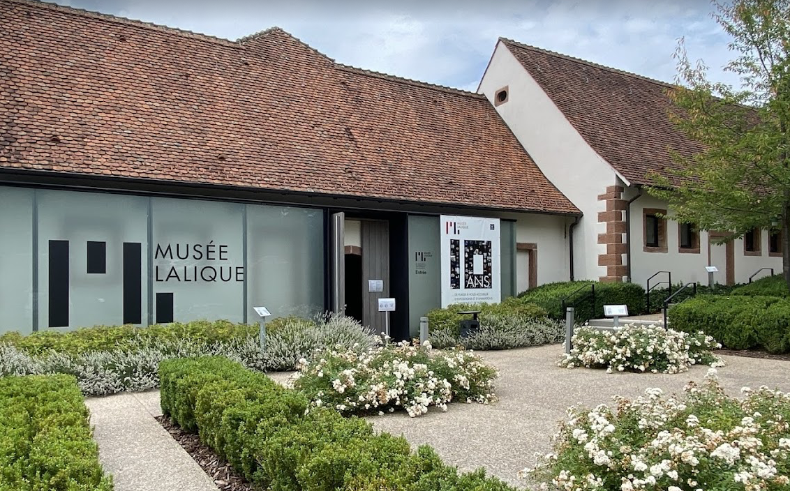 Fachada del Museo Lalique, en Francia, donde se registró el robo de piezas de joyería valuadas en millones de euros. Foto: visitstrasbourg.fr