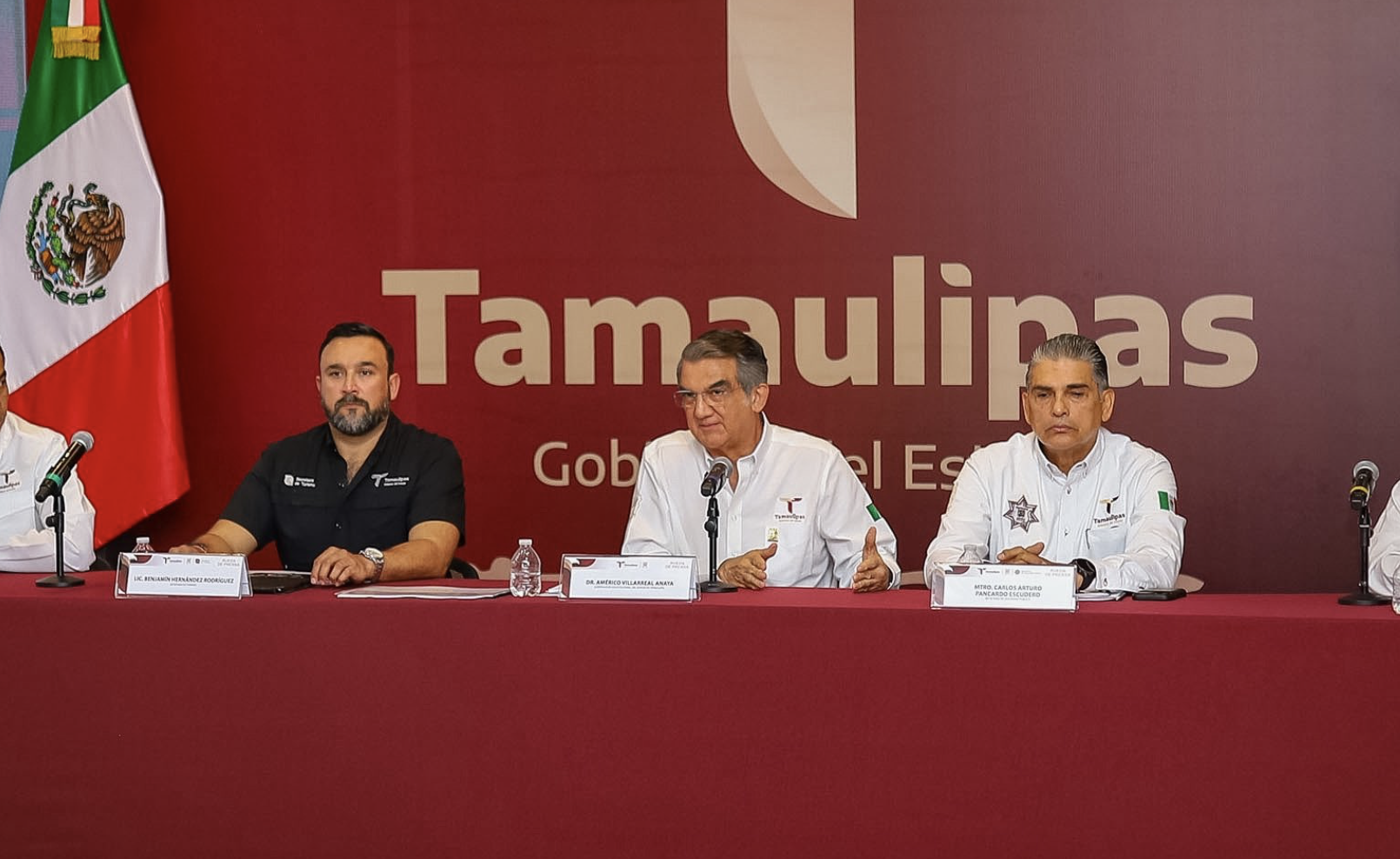 Américo Villarreal durante reunión de trabajo con autoridades en Tamaulipas