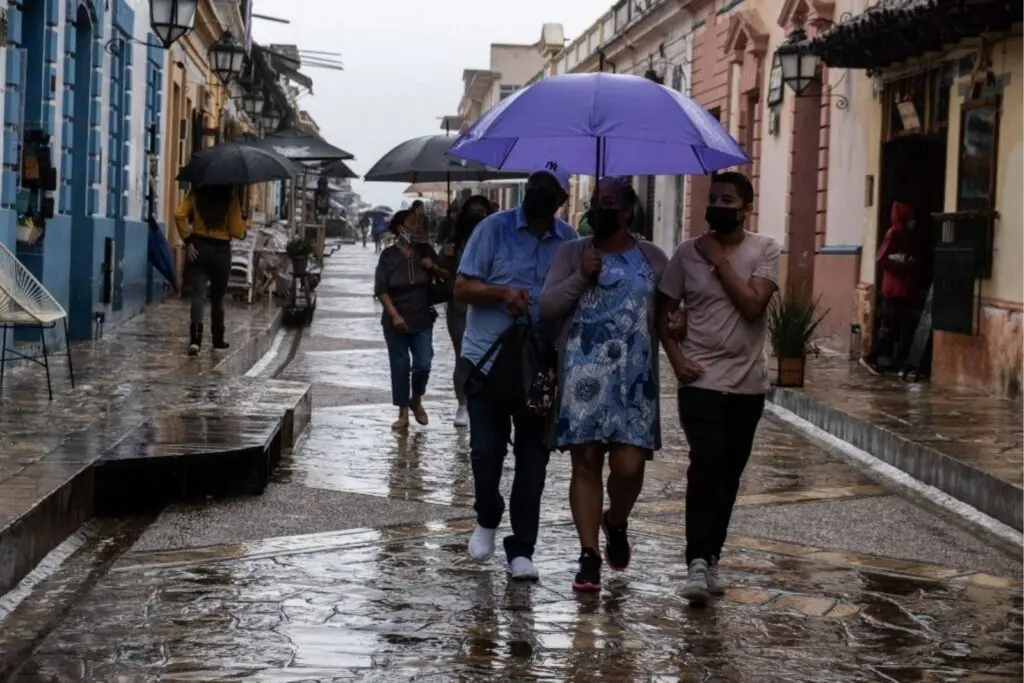 Onda Tropical 22 provocará lluvias intensas en Chiapas; Protección Civil llama a extremar precauciones