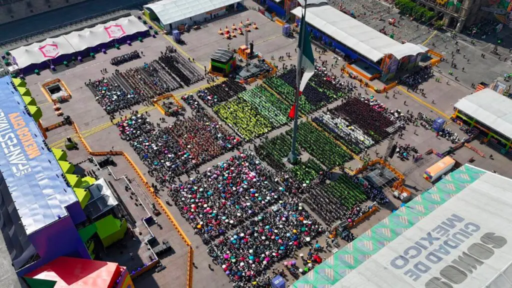 Público reunido en el FIFA Fan Fest de la Ciudad de México para disfrutar actividades y transmisiones del Mundial 2026. Foto: X ClaraBrugadaM