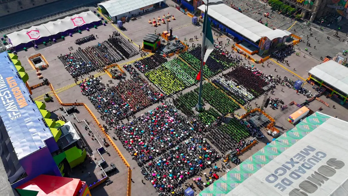 Público reunido en el FIFA Fan Fest de la Ciudad de México para disfrutar actividades y transmisiones del Mundial 2026. Foto: X ClaraBrugadaM