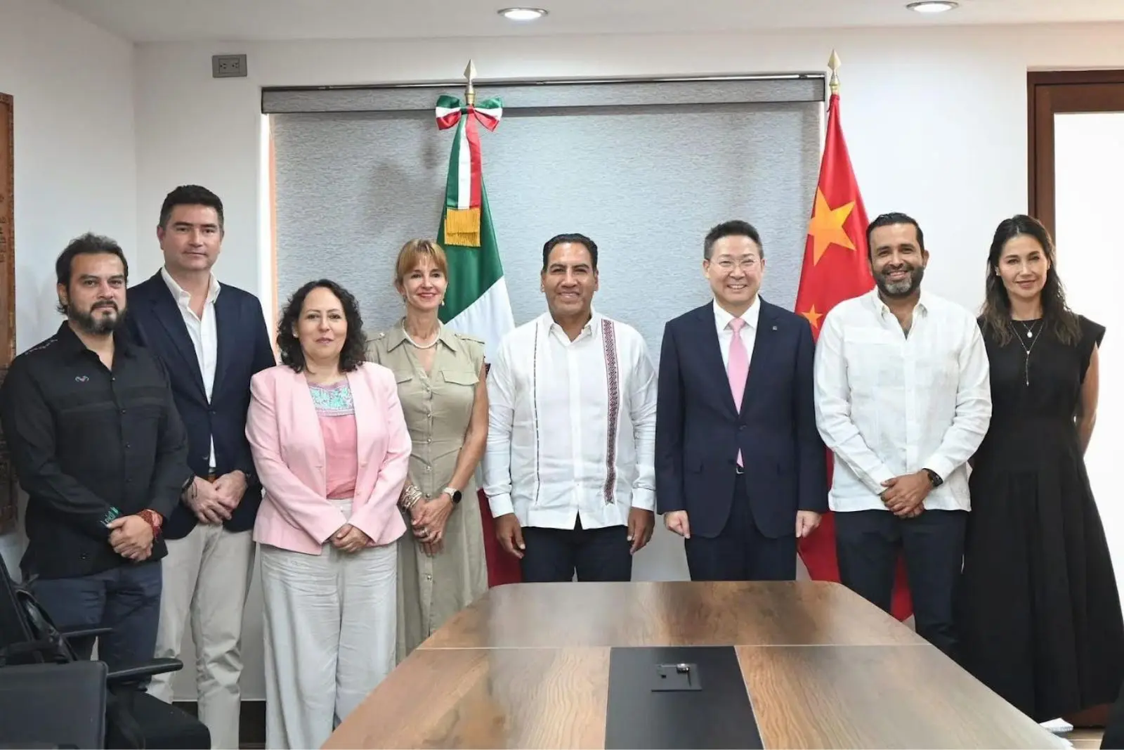 Eduardo Ramírez se reunió con Chen Daojiang, embajador de China en México