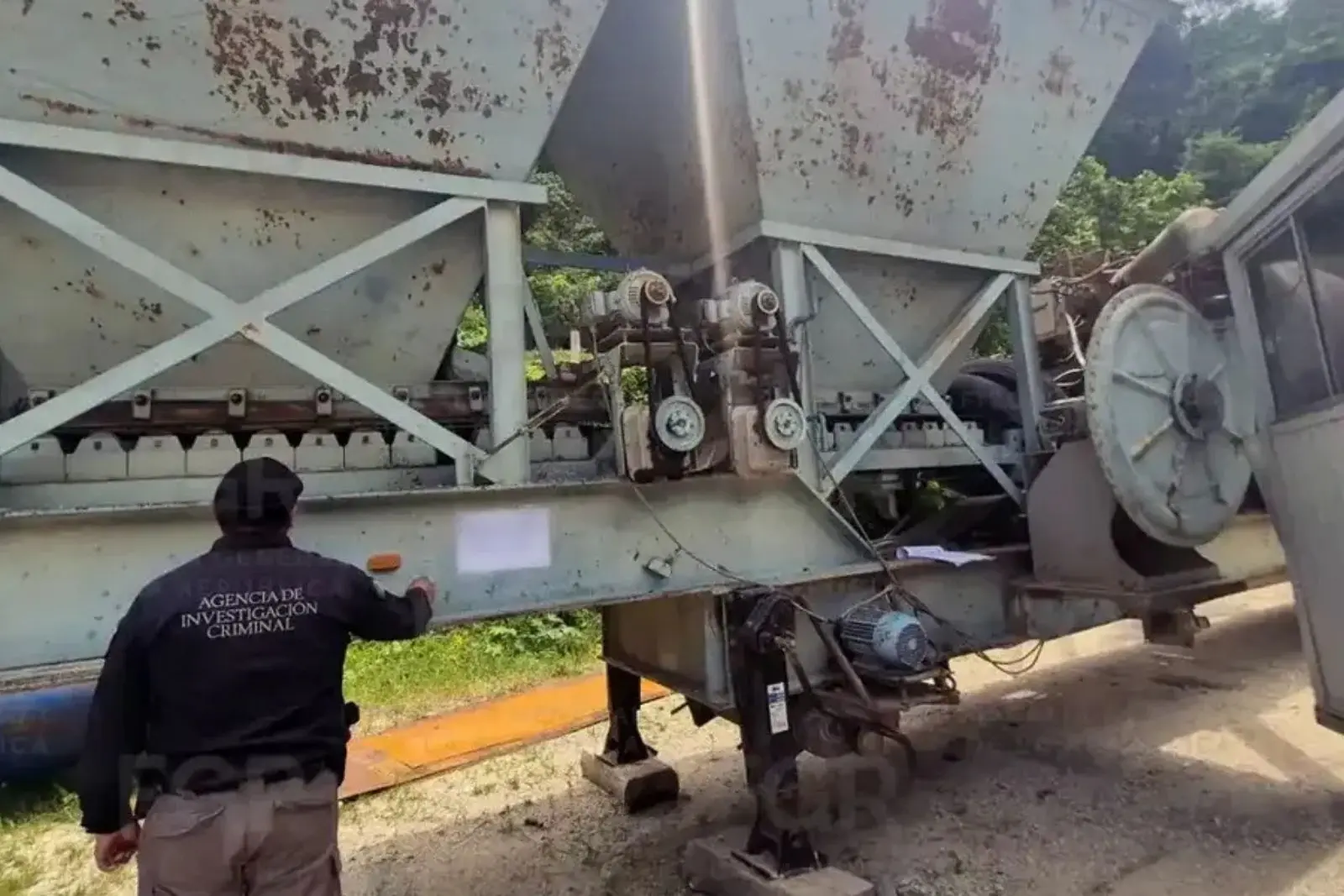 Detienen a cinco personas por presunta extracción ilegal de arena en Chiapas