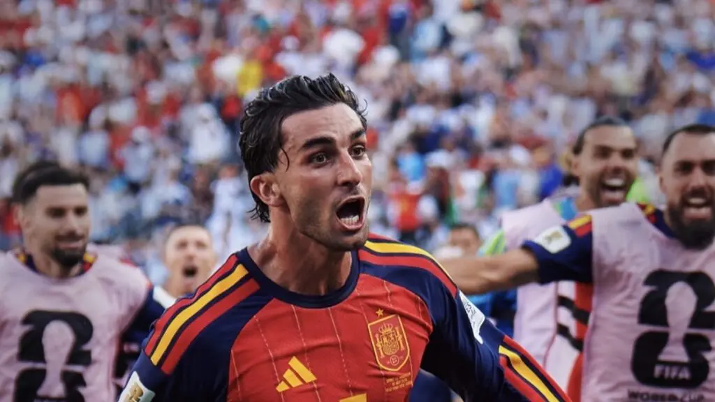 Ferran Torres celebra el gol que dio a España el título del Mundial 2026