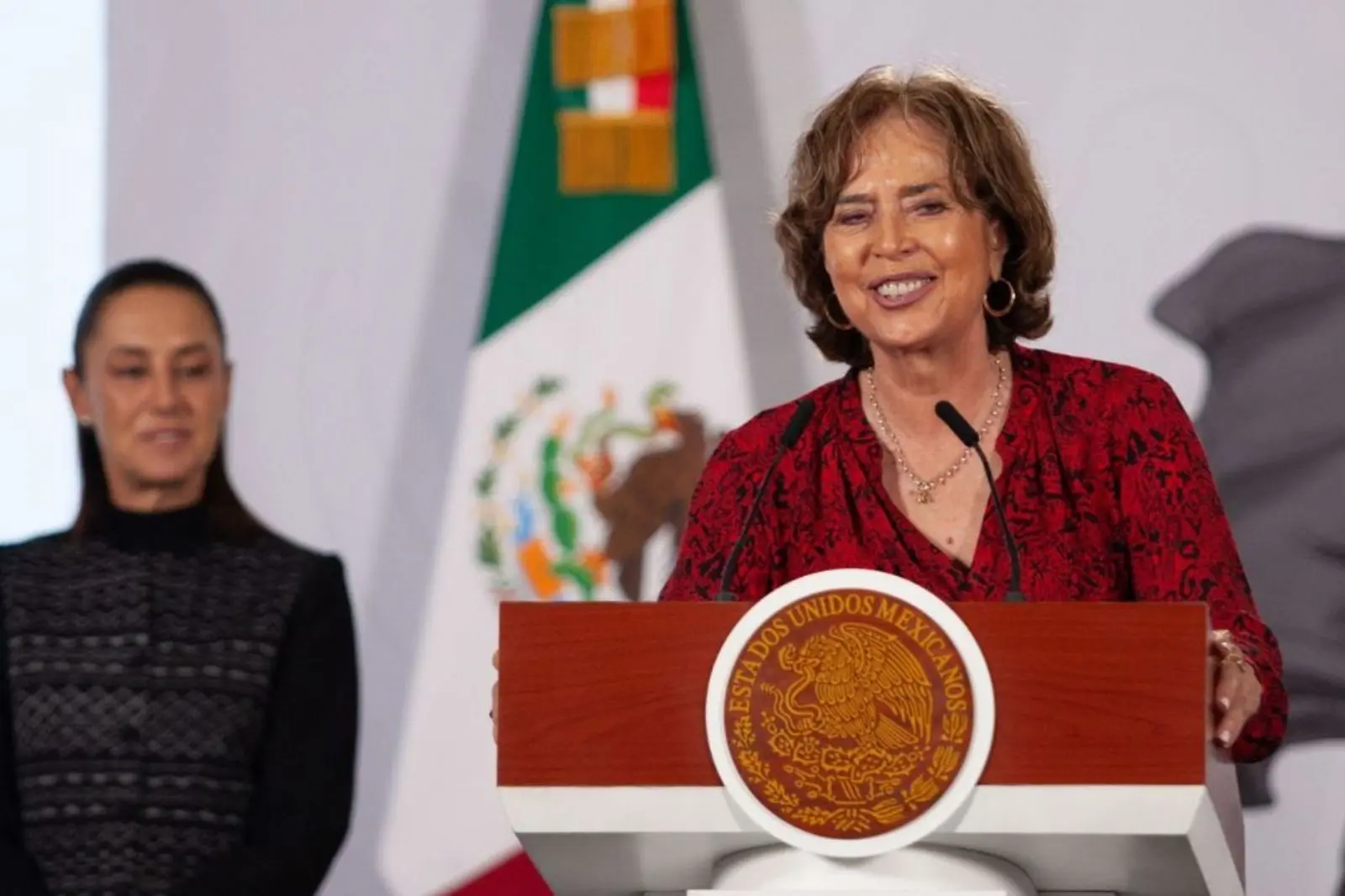 Claudia Sheinbaum firma decreto para transforma INEHRM en instituto de investigación