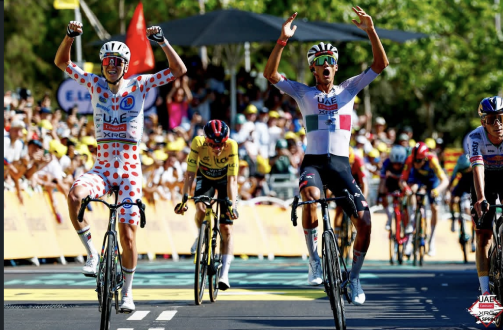 Isaac del Toro comparte imagen tras su triunfo en el Tour de Francia