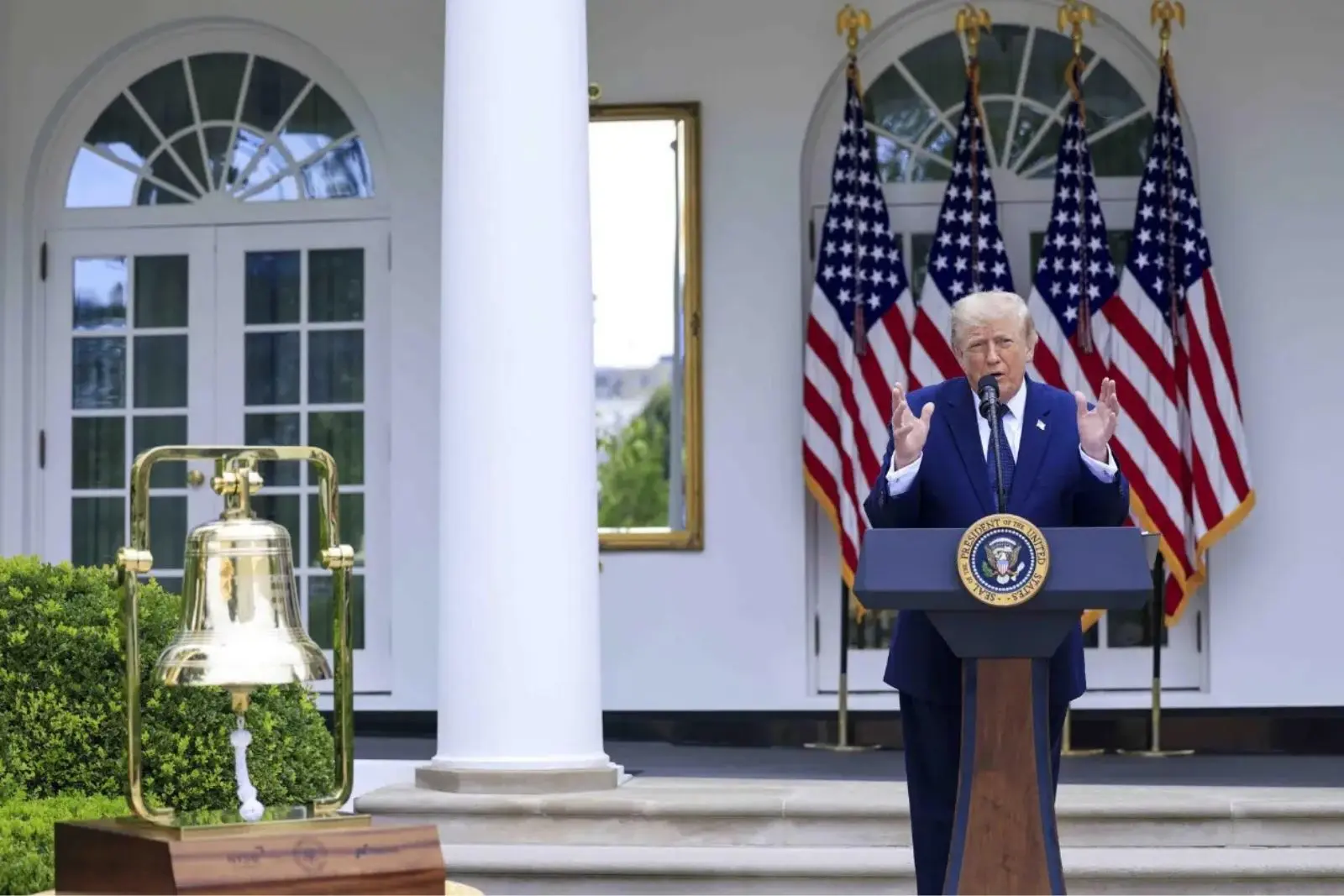 Trump asegura que existen " misiles apuntados a Irán" en caso de un atentado en su contra