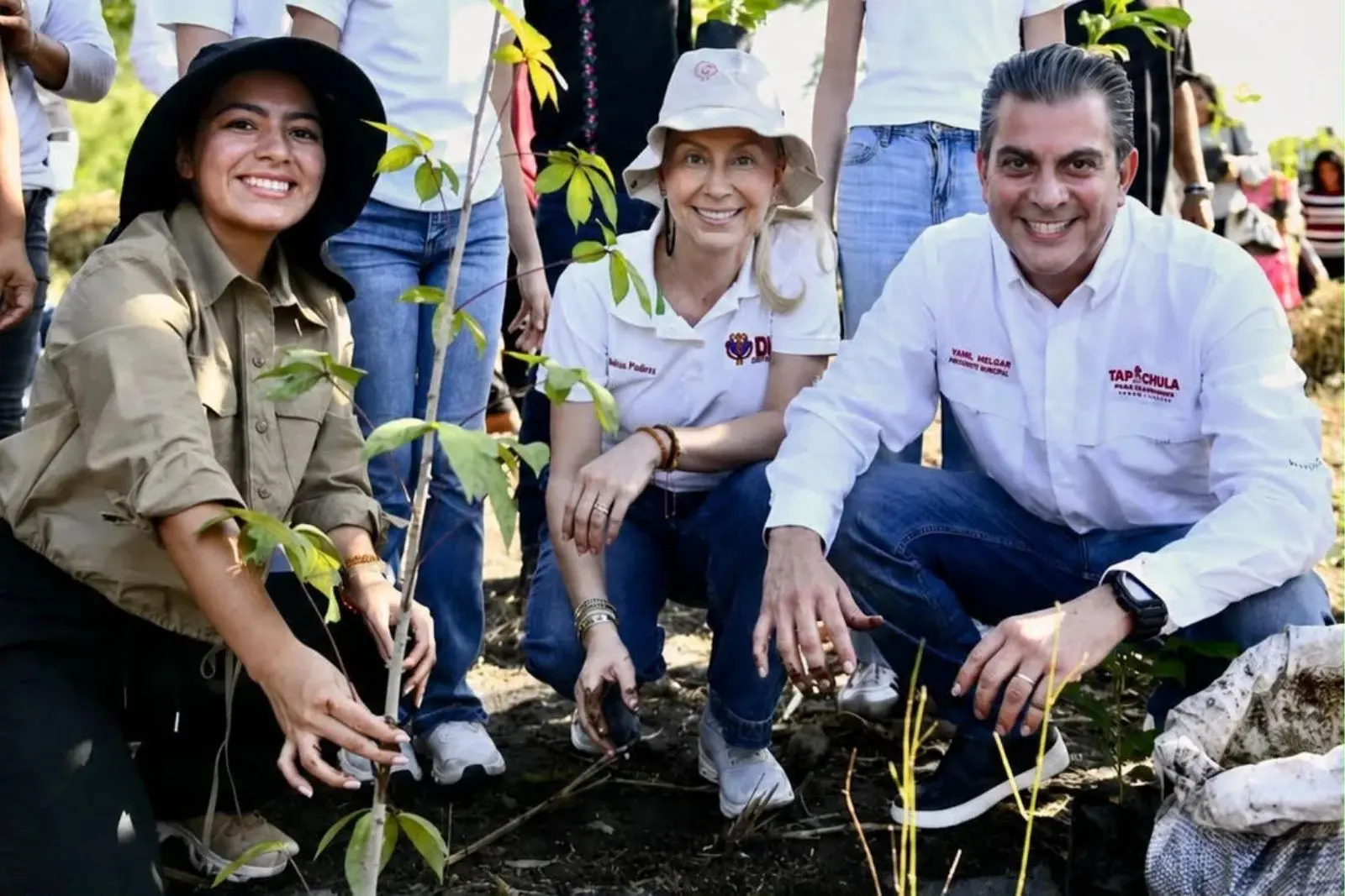Yamil Melgar y Yazmín Ramírez encabezan reforestación de 500 árboles en Tapachula