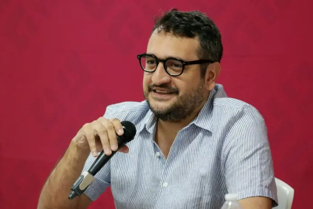 Andy López rechaza acusaciones de huachicol fiscal; acusa campaña para dañar a AMLO