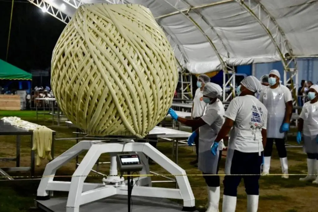 ¡Pijijiapan hace historia!: Chiapas obtiene récord mundial con bola de quesillo de 1.6 toneladas