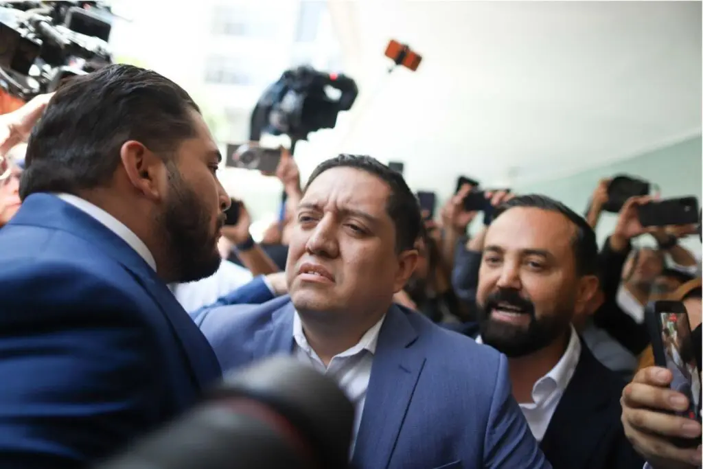 Arturo Ávila prepara demanda contra priista Carlos Gutiérrez tras altercado