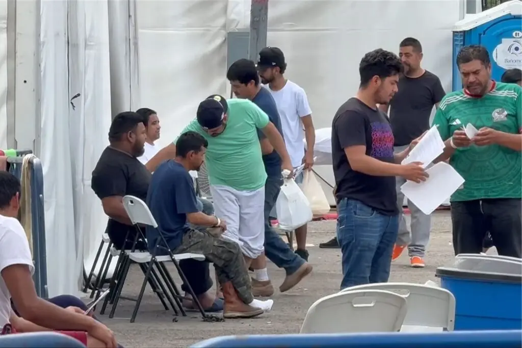 79 mexicanos deportados por EU llegan a Tapachula tras ser enviados a Guatemala