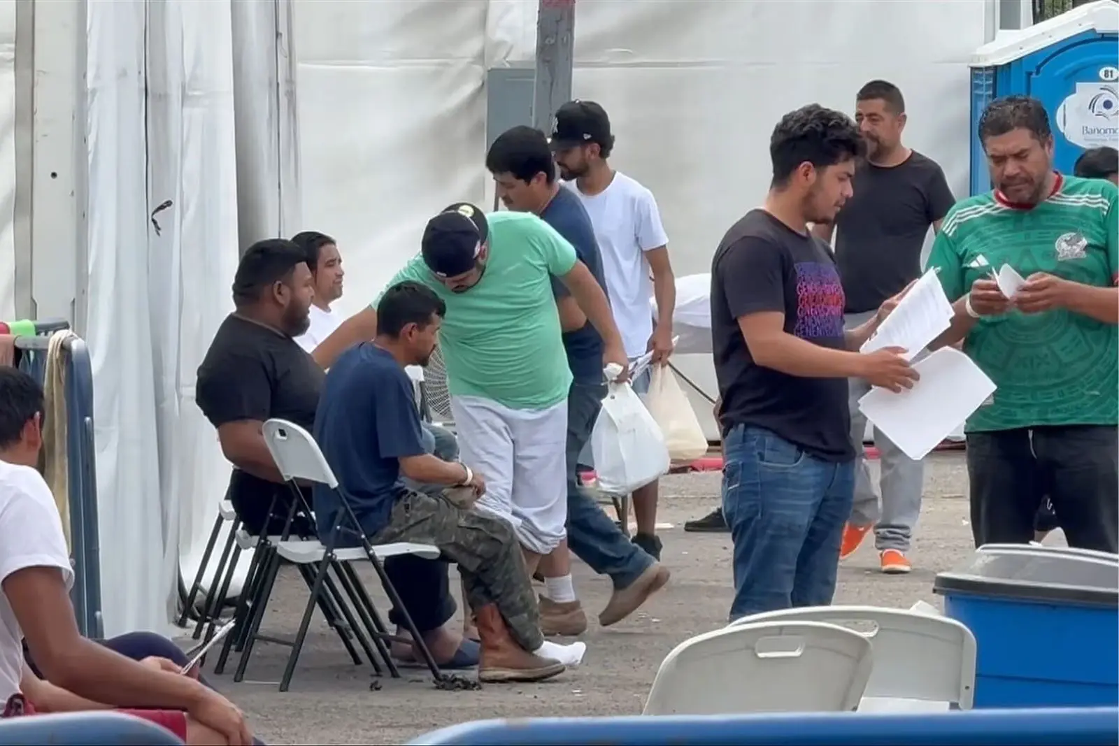79 mexicanos deportados por EU llegan a Tapachula tras ser enviados a Guatemala