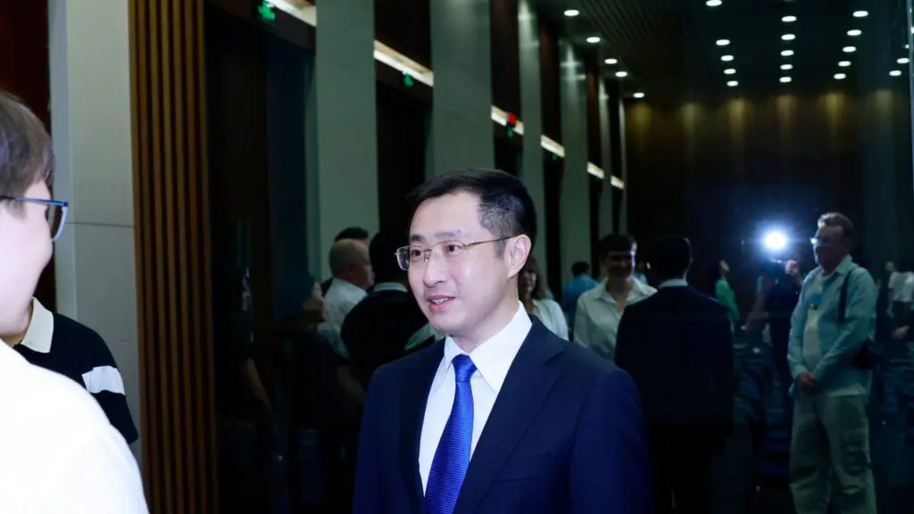Lin Jian, portavoz de la Cancillería de China, durante una conferencia de prensa. Foto X: SpoxCHN_LinJian