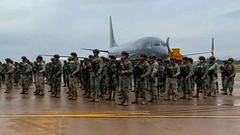 300 elementos del Ejército mexicano arribaron a Mazatlán para reforzar la seguridad en Sinaloa. Foto: Defensa