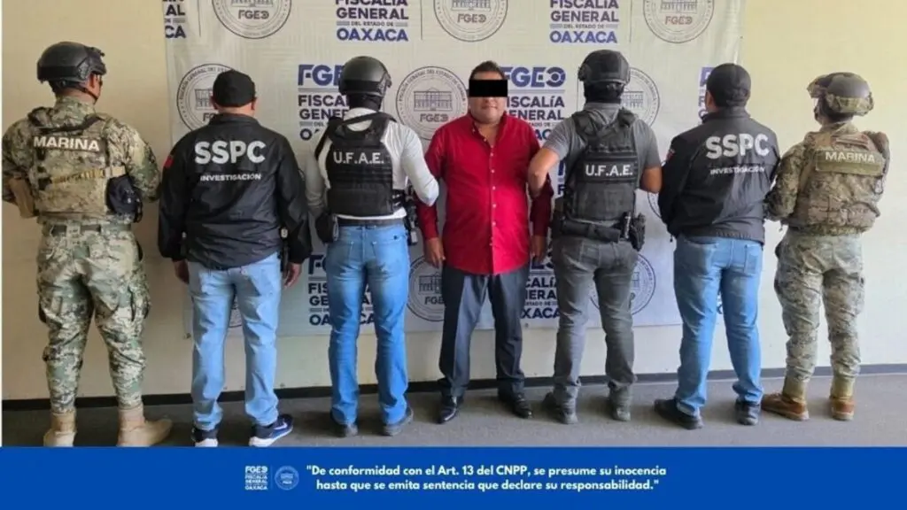 Ricardo Ramírez Pérez, síndico de Oaxaca de Juárez, detenido por presunto robo de vehículos. Foto FGEO
