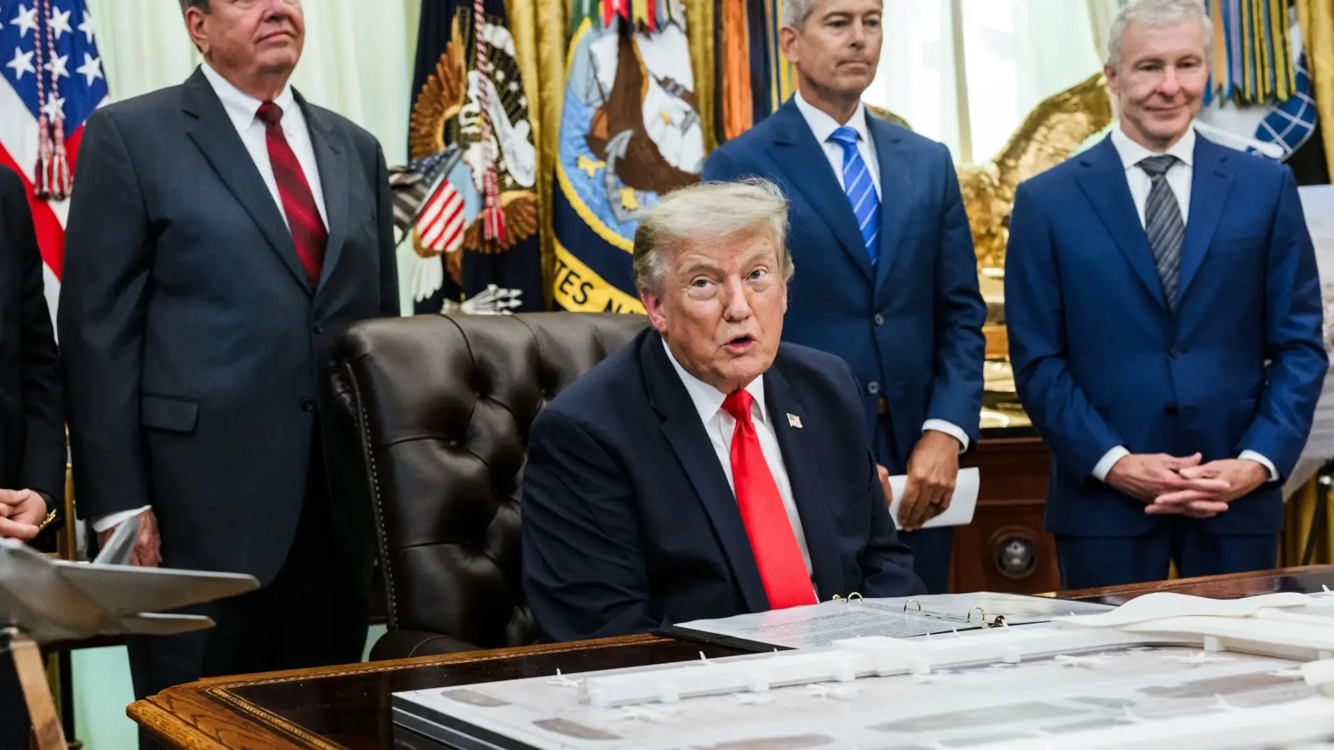 Fotografía ilustrativa del presidente Donald Trump durante un anuncio sobre el Aeropuerto Internacional Dulles. Foto: White House