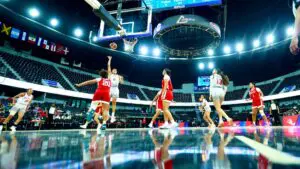 Jugadoras de México y Puerto Rico disputan la final de basquetbol femenil en Santo Domingo 2026. Foto: Panam Sports.