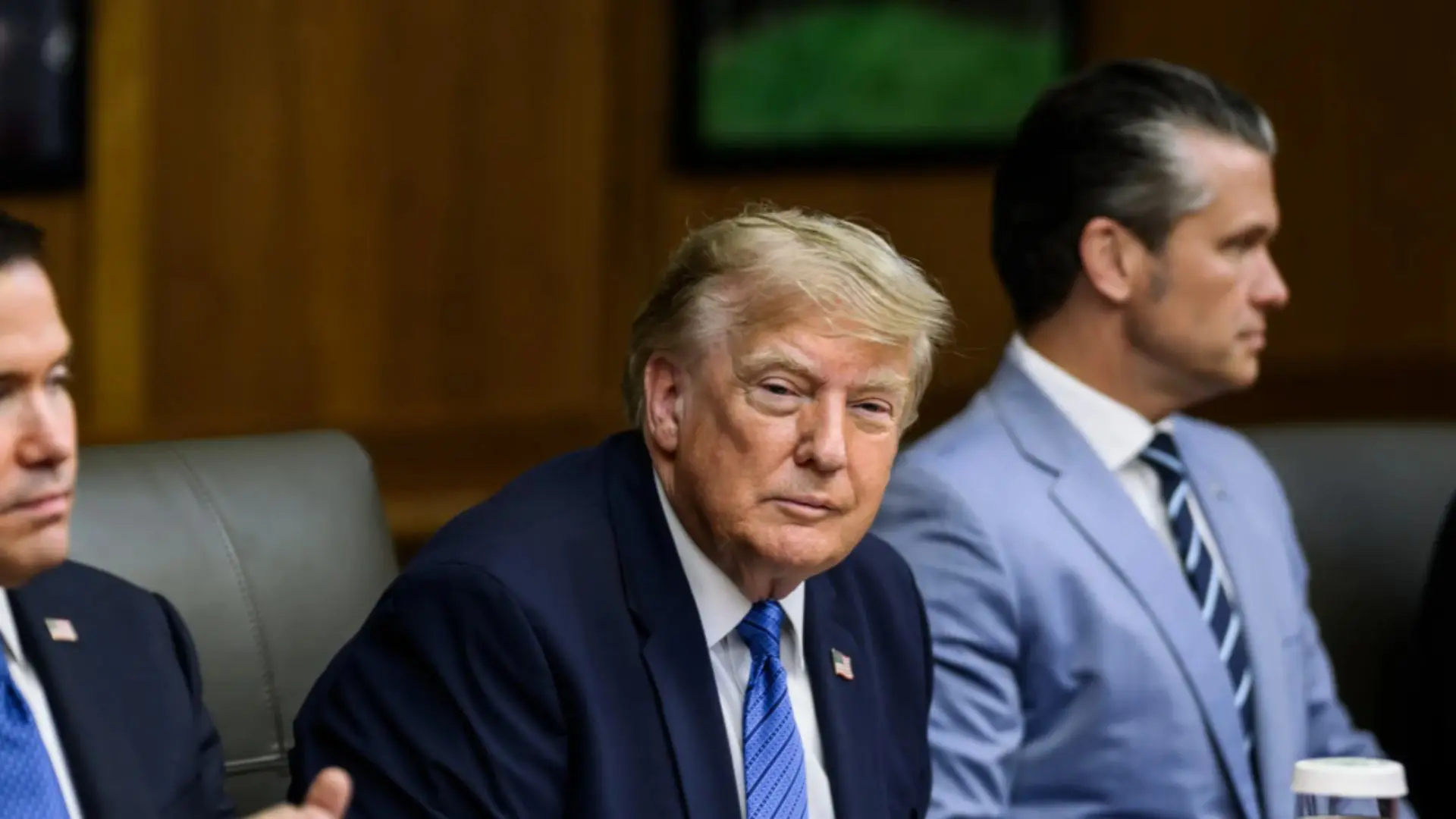 Fotografía de archivo de Donald Trump durante una reunión de gabinete en Camp David, utilizada para ilustrar sus declaraciones sobre Venezuela.