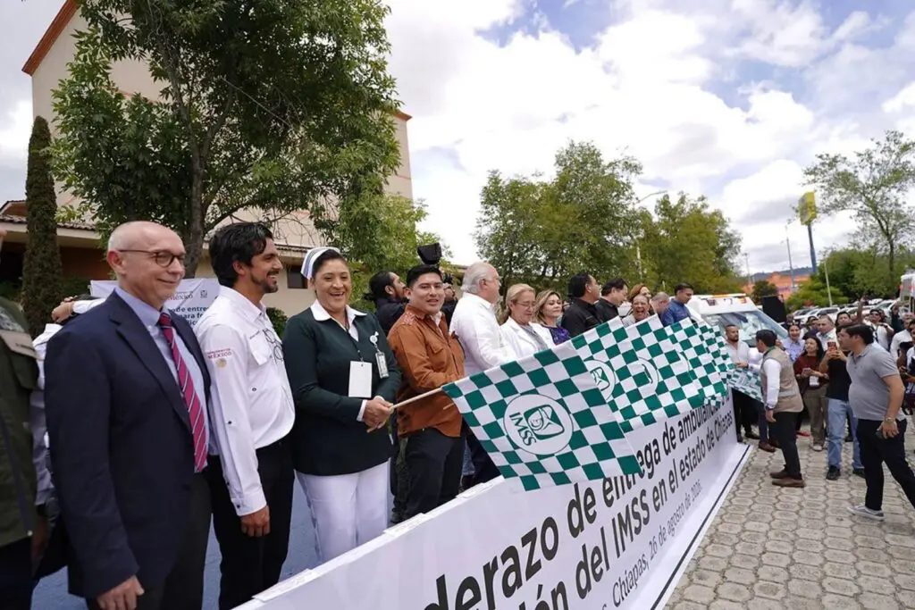 IMSS Chiapas amplía capacidad de traslado médico con 10 nuevas ambulancias