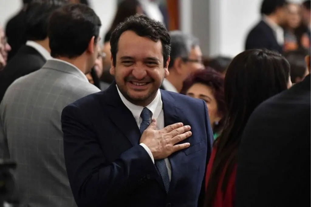 Gobernadores cierran filas y rechazan "injerencia extranjera" tras retiro de visa a López Beltrán