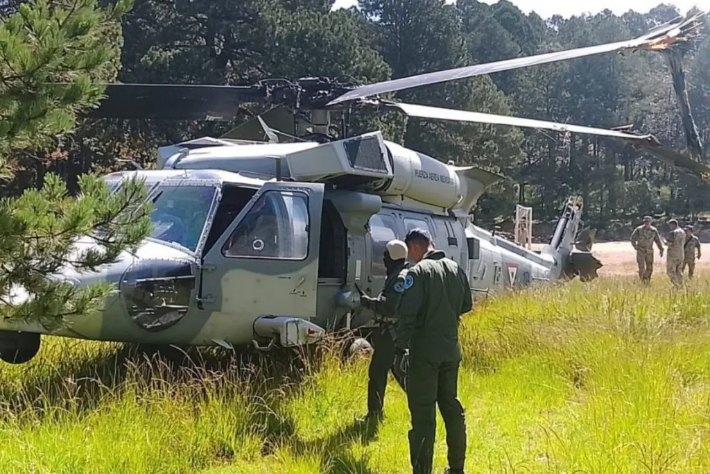 Helicóptero UH-60M realiza aterrizaje de emergencia en Durango; siete militares resultan lesionados