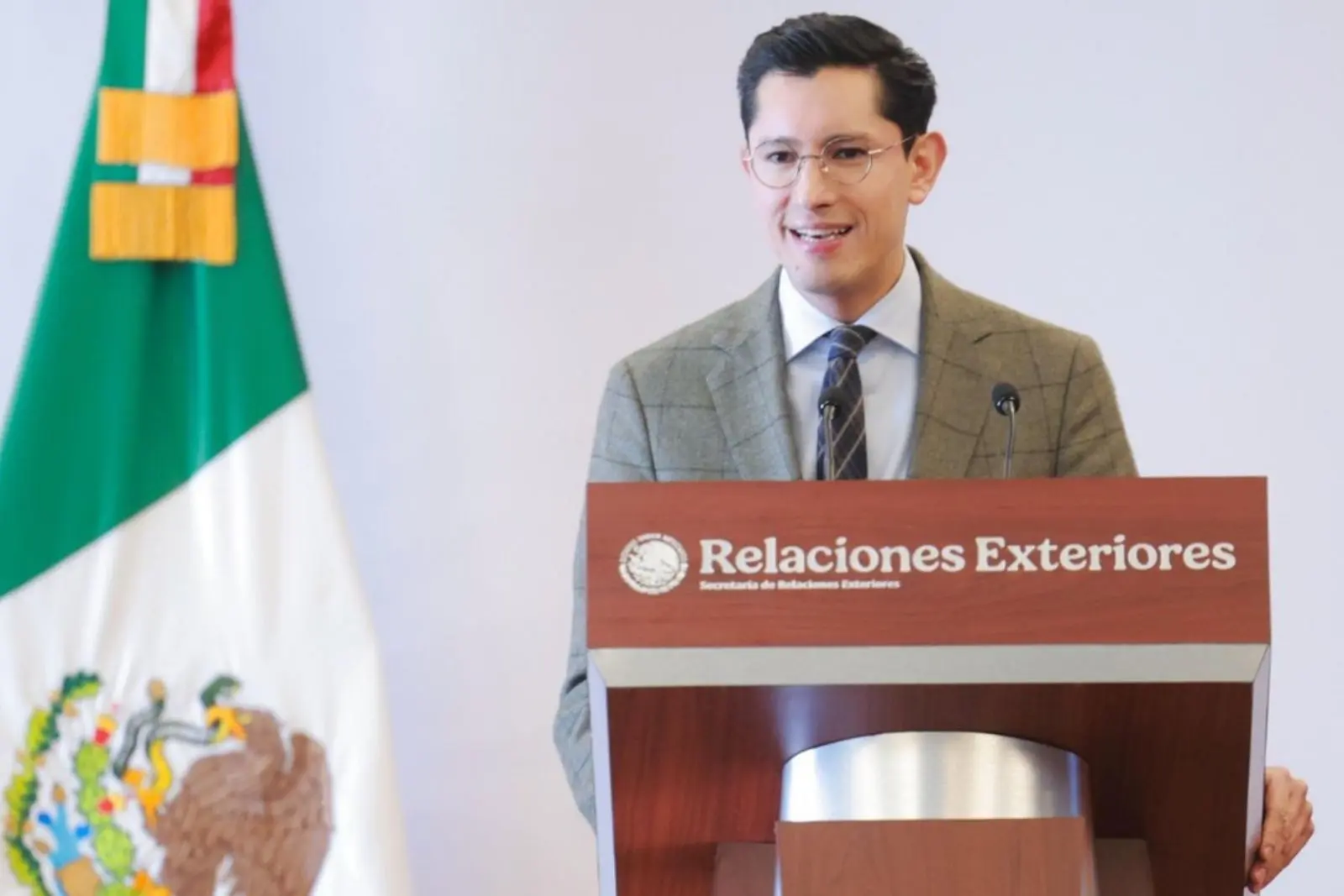 Roberto Velasco viajará a Brasil para encabezar la Comisión Binacional