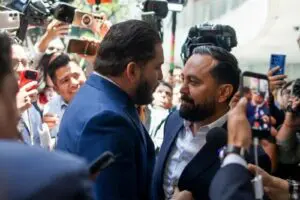 Jaloneos, insultos y acusaciones: diputados de Morena y PRI protagonizan pleito en el Senado