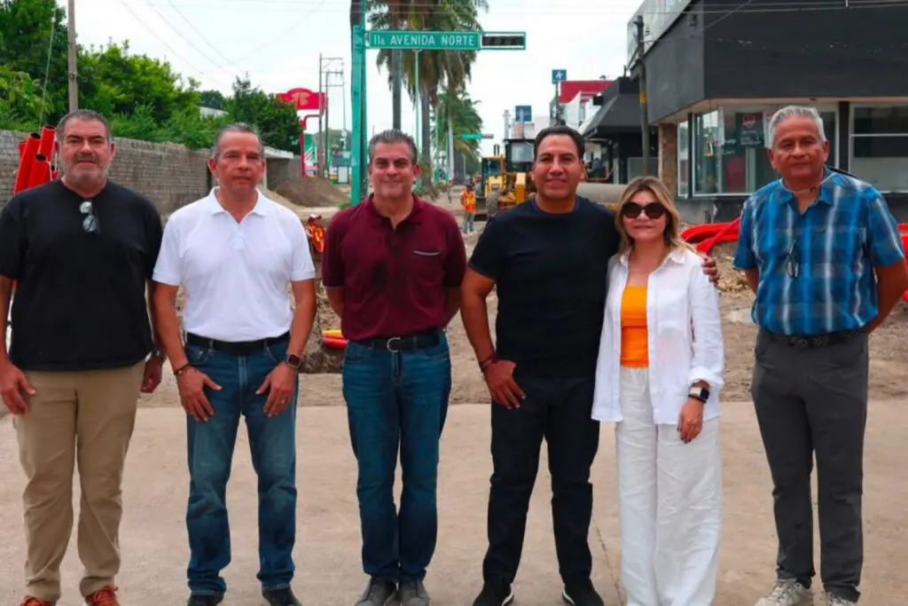 Eduardo Ramírez y Yamil Melgar supervisan obra urbana en 17 Oriente de Tapachula