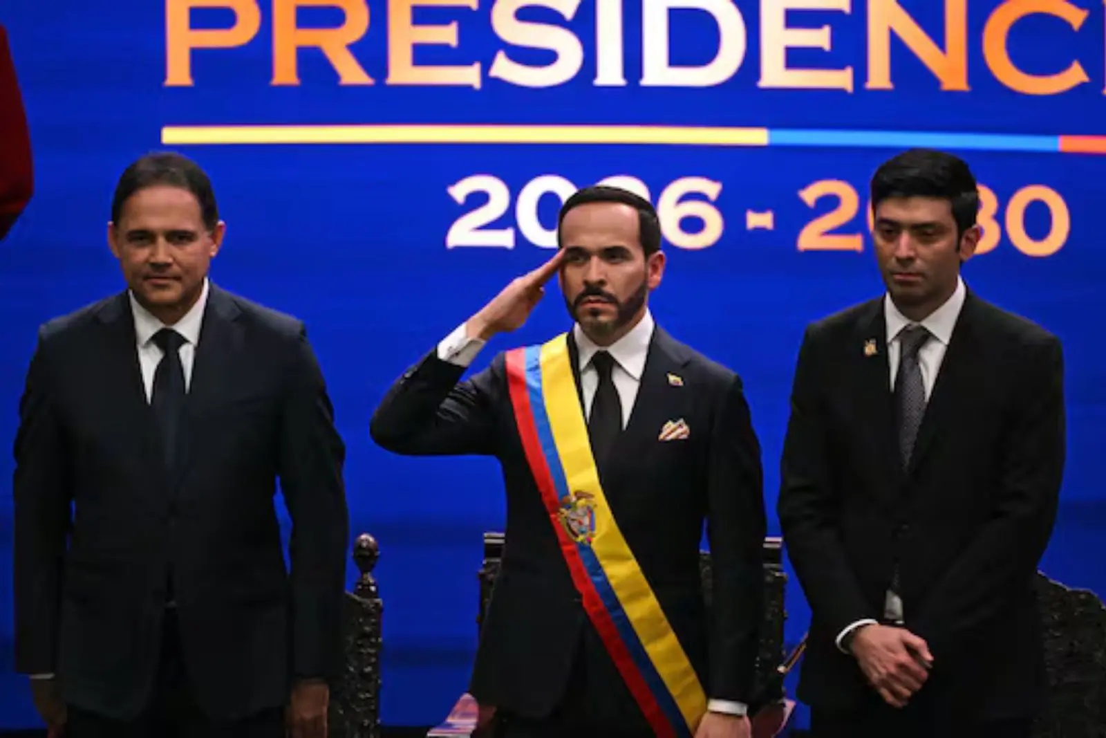Abelardo de la Espriella asume Presidencia de Colombia; promete “recuperar el orden”
