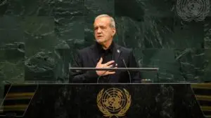 Masoud Pezeshkian durante su discurso ante la Asamblea General de la ONU en Nueva York.