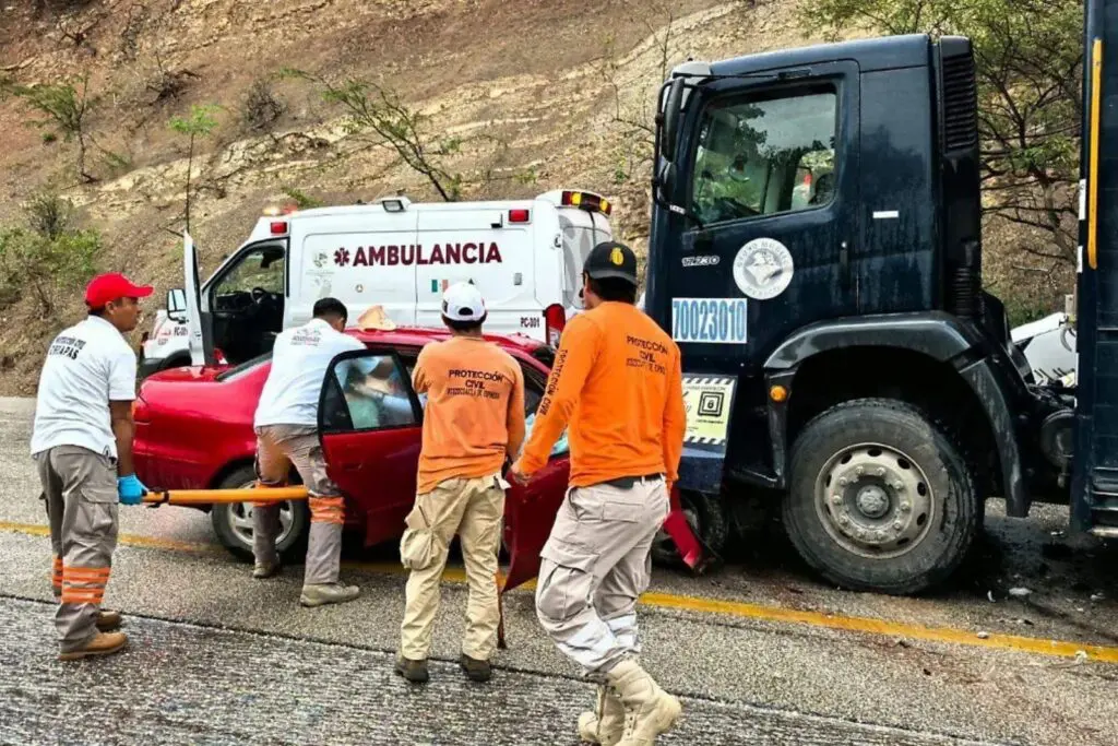 Tragedia en la vía Coita-Tuxtla: choque frontal deja mujer muerta y tres personas lesionadas