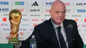 Gianni Infantino plantea revisión independiente de FIFA.