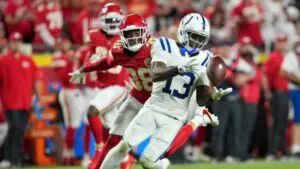 Kansas City Chiefs enfrentan a Indianapolis Colts durante partido de la NFL
