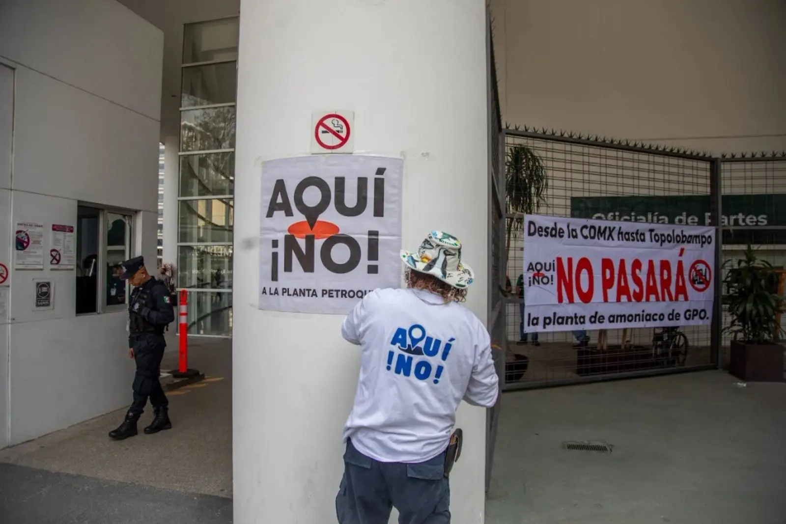 Opositores a megaplanta de amoniaco en Topolobampo protestan frente a Semarnat