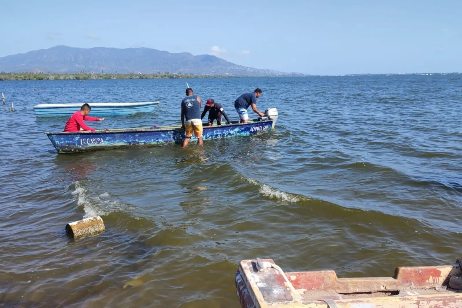 Se hunde lancha en laguna de Catazajá; buscan a una persona y rescatan a cuatro