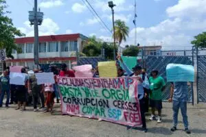 Familiares denuncian cobros de hasta 70 mil pesos en penal de Tapachula