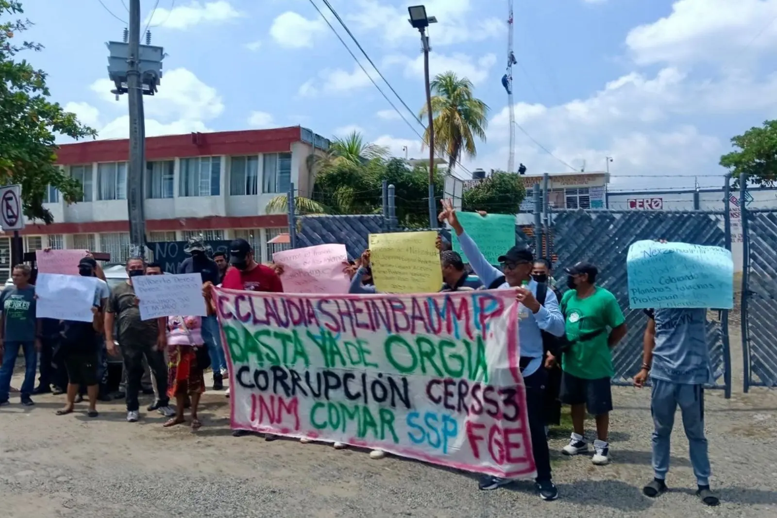 Familiares denuncian cobros de hasta 70 mil pesos en penal de Tapachula