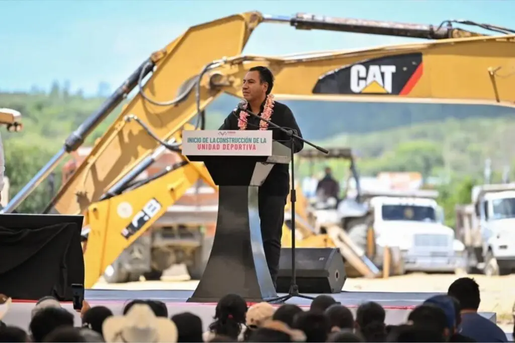 Eduardo Ramírez fortalece infraestructura educativa y deportiva en La Independencia