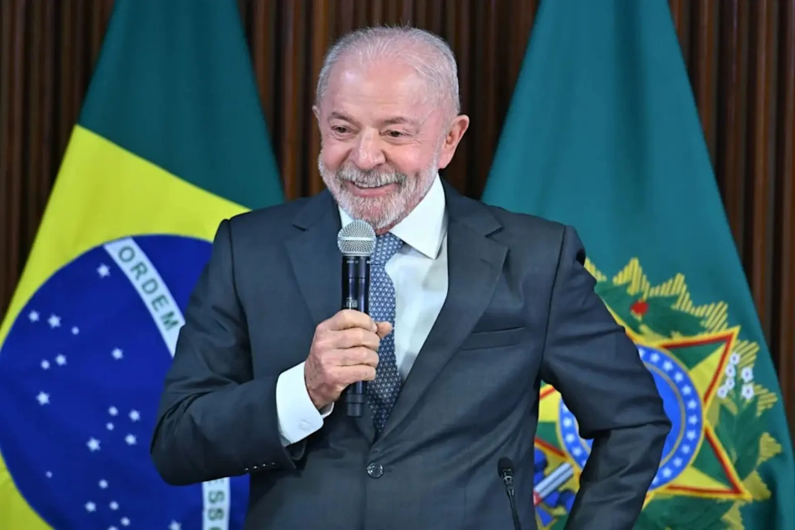 Lula cuestiona cercanía de Flávio Bolsonaro con EU; advierte sobre su relación con Trump