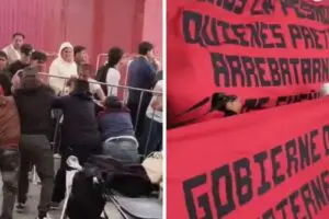 Normalistas de El Mexe irrumpen en acto de Sheinbaum en Pachuca; exigen justicia por compañero muerto
