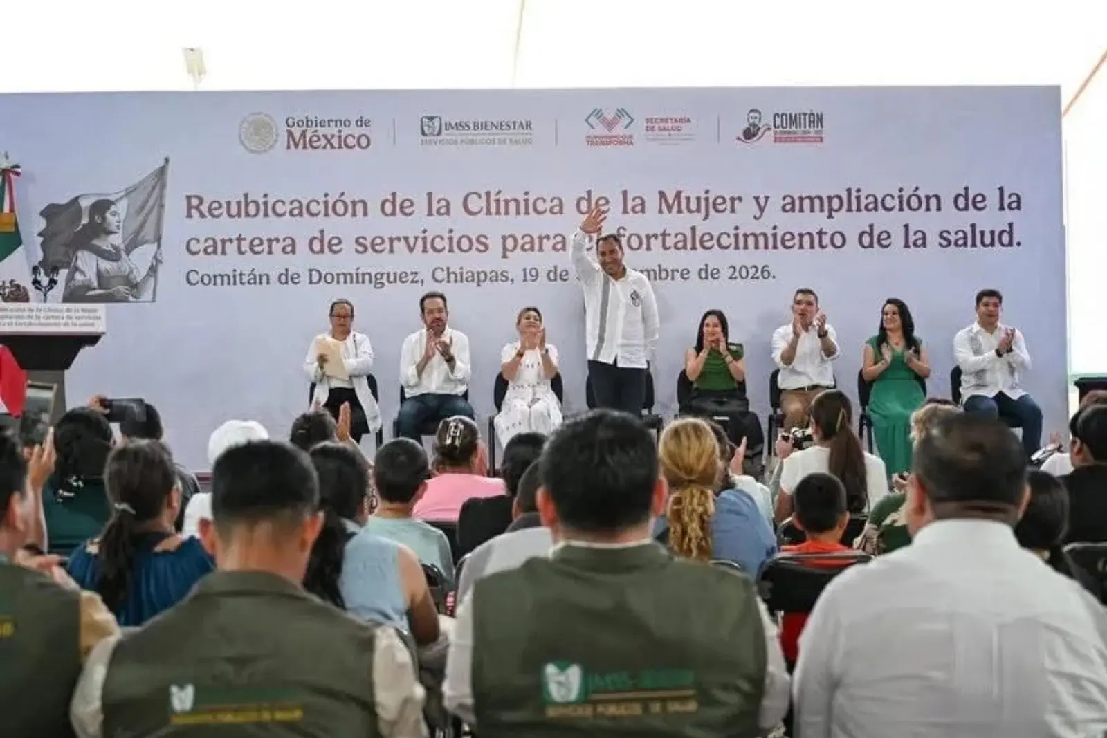 Reubican Clínica de la Mujer en Comitán; entregan equipo para ampliar atención médica