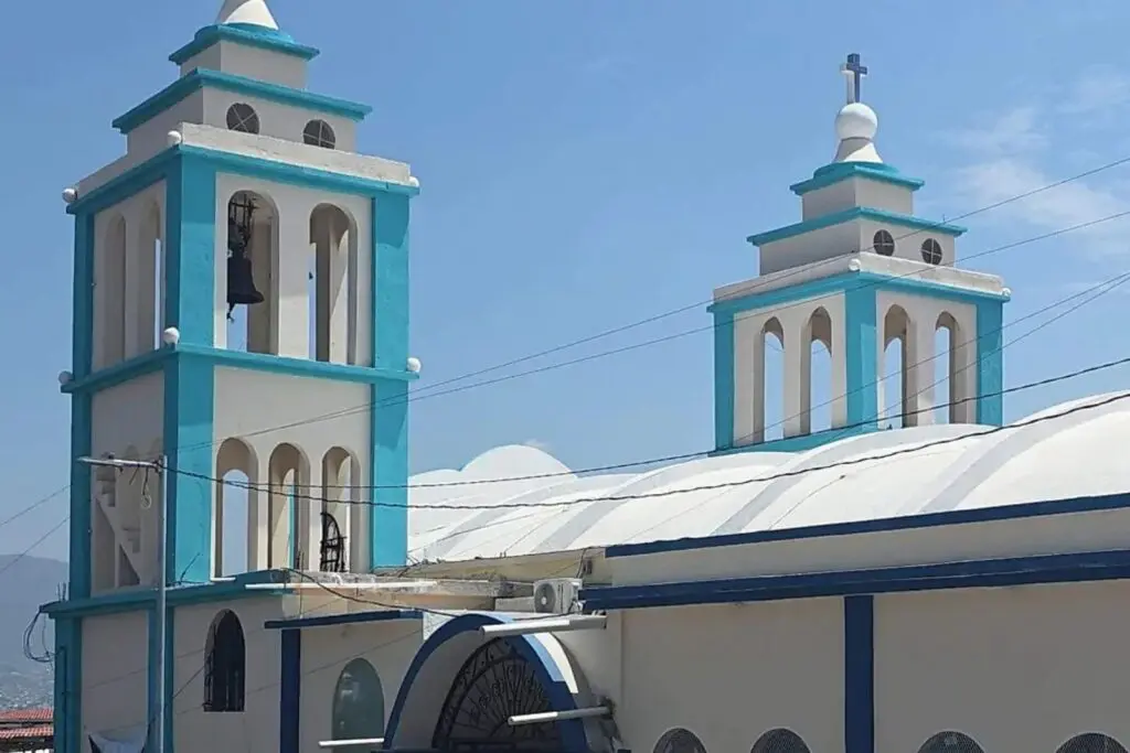 Alertan en Tuxtla por falsos sacerdotes que recorren casas y negocios para pedir dinero